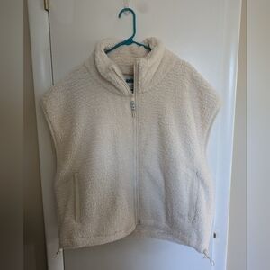 AE Fleece Zipped Sherpa Vest